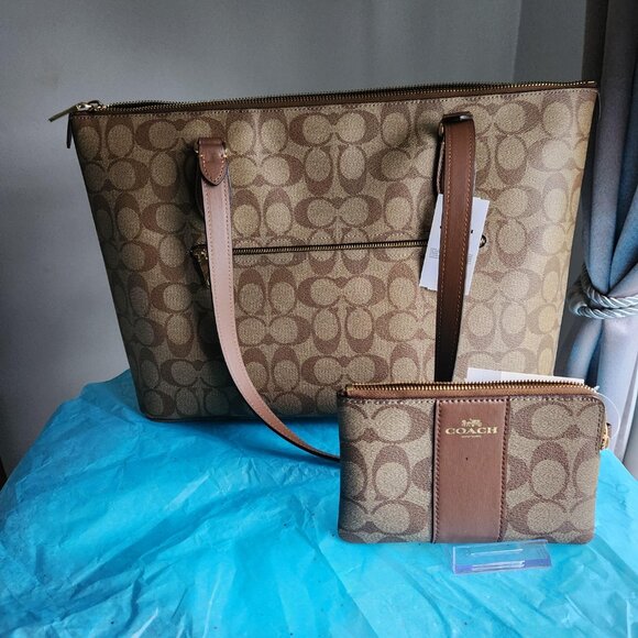 Coach NWT Gallery Signature Canvas Khaki/Saddle Tote, wristlet set, 4FER - Picture 4 of 11